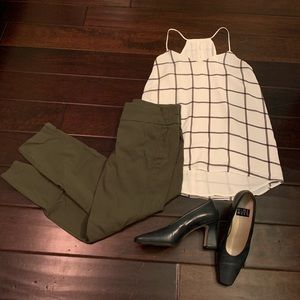 New York And Company stretch cropped green pant